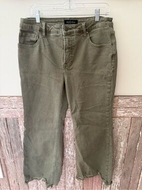 Risen High-Rise Cropped Jeans